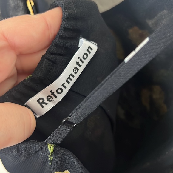 (SOLD) Reformation Dietrich Midi Dress - Picture 12 of 12